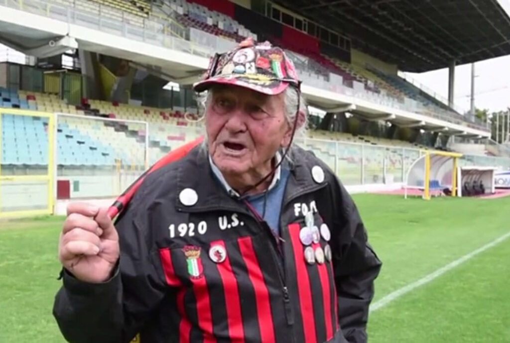 Immagine in evidenza: Nonno Ciccio - crediti foto: pagina ufficiale Facebook Calcio Foggia 1920