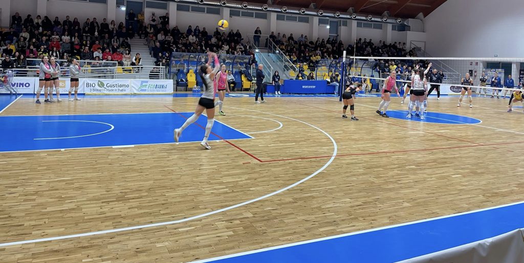 Lo storico derby di Pallavolo B2 a Cerignola è tutto fucsia