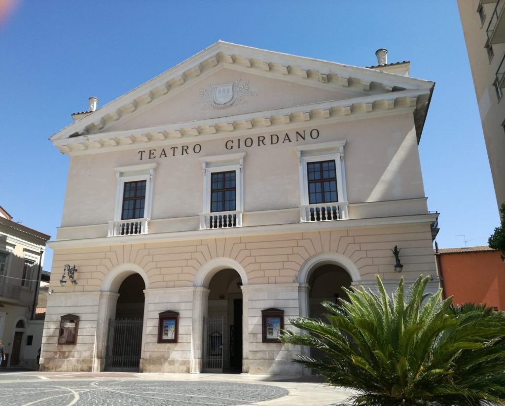 Inseguendo la bellezza di Foggia, cammino per le sue strade oggi come ieri