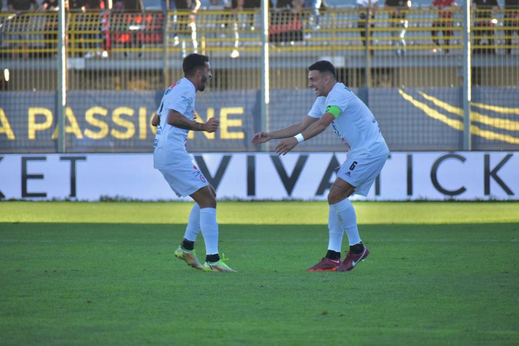 Immagine in evidenza: uno scatto di Viterbese-Foggia (Serie C - girone C 22/23) - crediti: foto di Luigia Spinelli