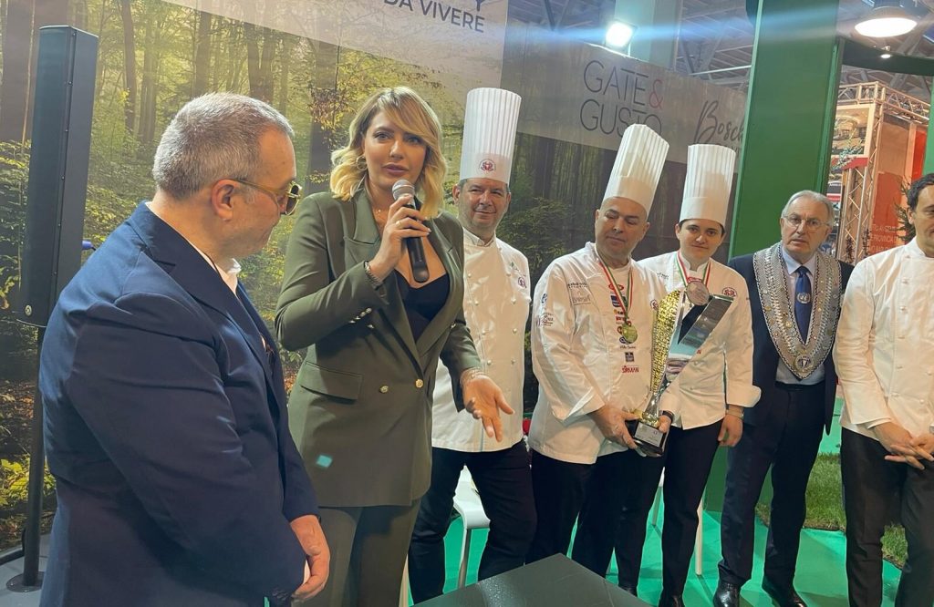 Manila Nazzaro madrina a Gate&Gusto di Foggia: “Credo nella mia terra”