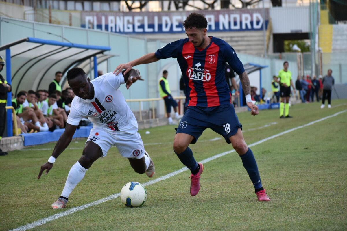 Dove vedere Monterosi-Taranto, vale il biglietto playoff - Immagine in evidenza: Moses Odjer durante Taranto-Foggia 1-0 (Serie C - girone C 22/23) - crediti: foto di Luigia Spinelli (RIPRODUZIONE RISERVATA)