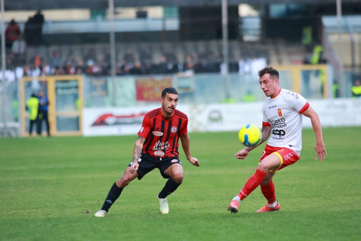 Messina-Foggia, i precedenti: bilancio a favore del… - Immagine in evidenza: uno scatto di Foggia-ACR Messina 1-0 (Serie C - girone C 22/23) - crediti: foto di Luigia Spinelli (RIPRODUZIONE RISERVATA)