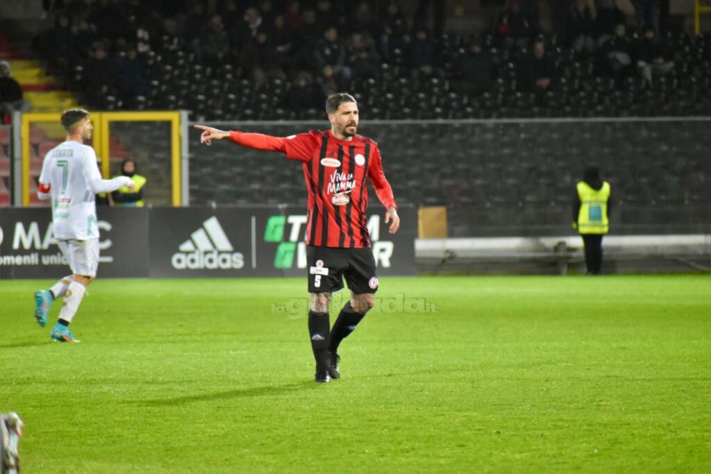 Immagine in evidenza: uno scatto di Foggia-Monopoli (Serie C - girone C 22/23) - crediti: foto di Luigia Spinelli (RIPRODUZIONE RISERVATA)