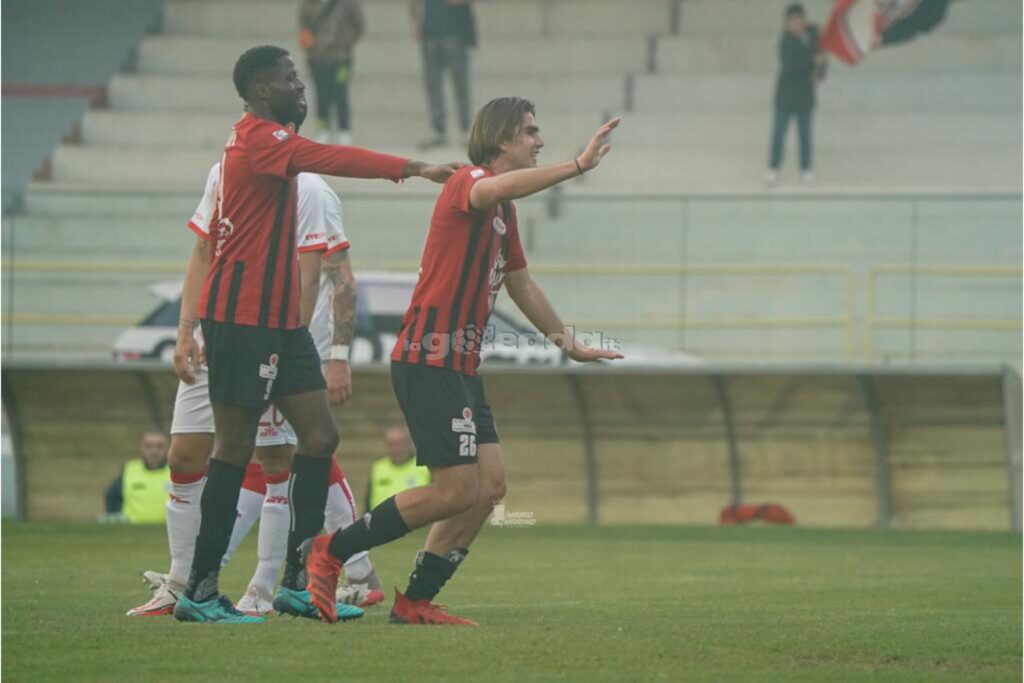 Immagine in evidenza: uno scatto di Foggia-Turris (Serie C - girone C 22/23) - crediti: foto di Mario Marino (RIPRODUZIONE RISERVATA)