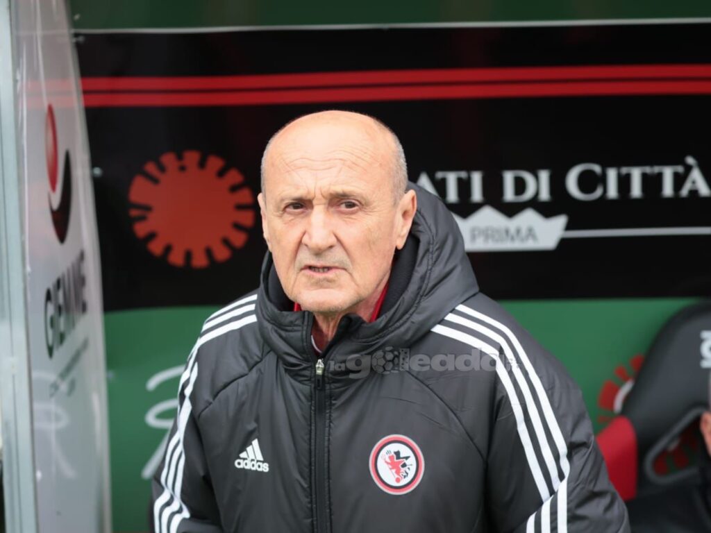 Immagine in evidenza: uno scatto di Foggia-Giugliano (Serie C - girone C 22/23) - crediti: foto di Luigia Spinelli (RIPRODUZIONE RISERVATA)