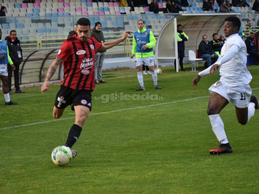 Immagine in evidenza: uno scatto di Foggia-Giugliano (Serie C - girone C 22/23) - crediti: foto di Luigia Spinelli (RIPRODUZIONE RISERVATA)