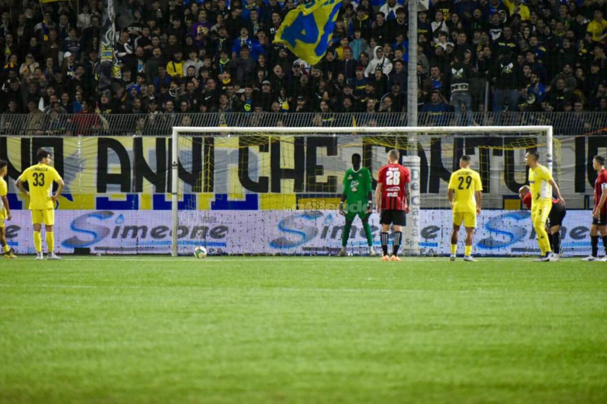 Foggia-Cerignola, Thiam squalificato: ecco perché - Immagine in evidenza: uno scatto di Audace Cerignola-Foggia (playoff Serie C 22/23) - crediti: foto di Luigia Spinelli (RIPRODUZIONE VIETATA)