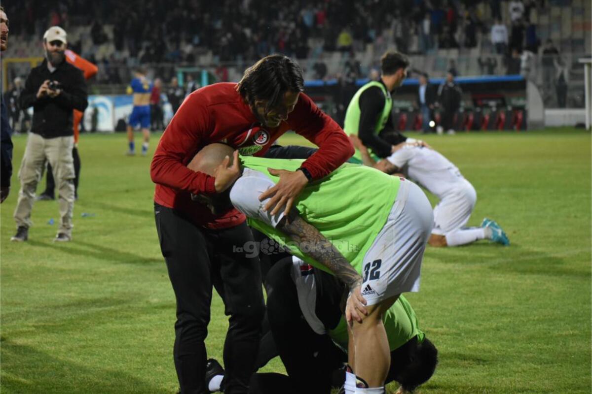GdS - "Delirio Foggia, che impresa! Il Cerignola va al tappeto" - Immagine in evidenza: uno scatto di Foggia-Audace Cerignola (playoff Serie C 22/23) - crediti: foto di Luigia Spinelli (RIPRODUZIONE VIETATA)