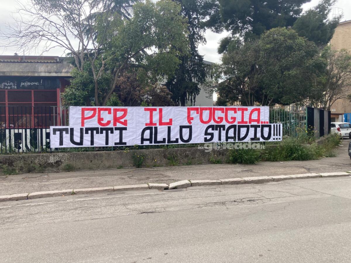 Cresce l’entusiasmo a Foggia, strade tappezzate da striscioni - 