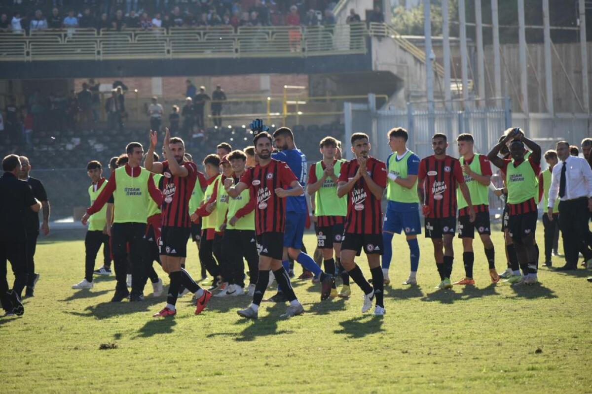 Foggia, la situazione diffide in vista del Crotone - Immagine in evidenza: uno scatto di Foggia-Crotone 1-0 (Serie C - girone C 2022/2023) - crediti: foto di Luigia Spinelli