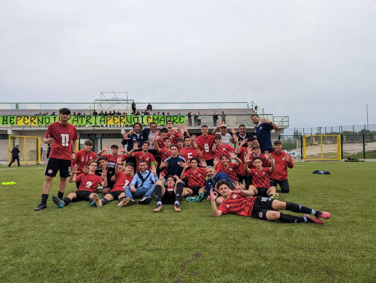 Foggia, finisce il percorso playoff dell'Under 16 - Immagine in evidenza: l'Under 16 del Foggia - crediti foto: pagina ufficiale Facebook Calcio Foggia 1920 - Settore Giovanile e Femminile