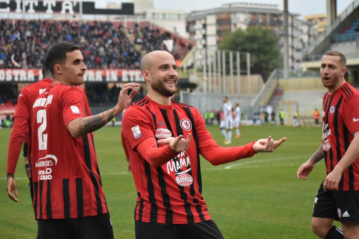 Foggia, l'emblematico messaggio condiviso da Costa - Immagine in evidenza: uno scatto di Foggia-Juve Stabia (Serie C - girone C 22/23) - crediti: foto di Luigia Spinelli (RIPRODUZIONE VIETATA)