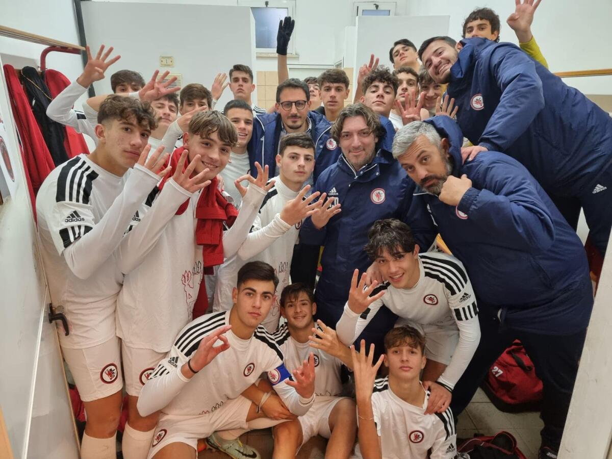 Giovanili Foggia, anche qui è tempo di playoff - Immagine in evidenza: il Foggia Under 16 (foto di repertorio) - crediti foto: pagina ufficiale Facebook Calcio Foggia 1920 - Giovanile e Femminile