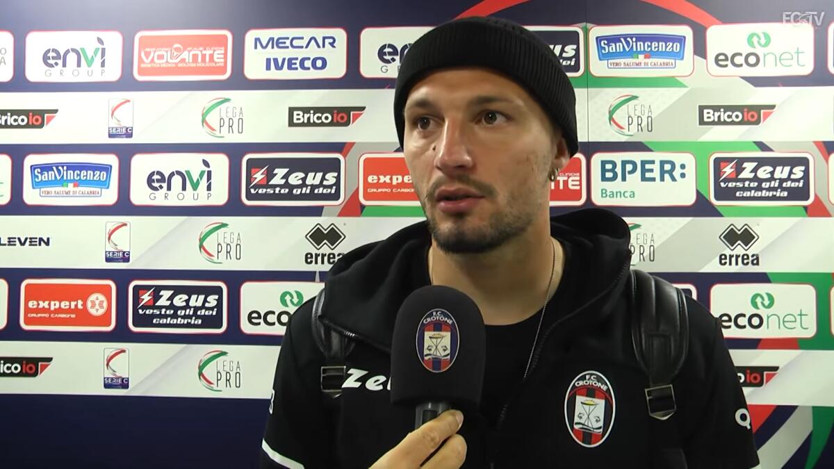 Crotone, Mogoș: "Mercoledì ci faremo trovare pronti" - Immagine in evidenza: Vasile Mogoș - crediti foto: canale ufficiale YouTube FCTV (frame da video)