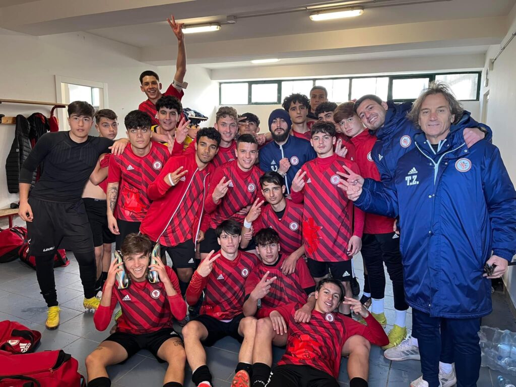 Immagine in evidenza: il Foggia Under 17 - crediti foto: pagina ufficiale Facebook Calcio Foggia 1920 - Giovanile e Femminile
