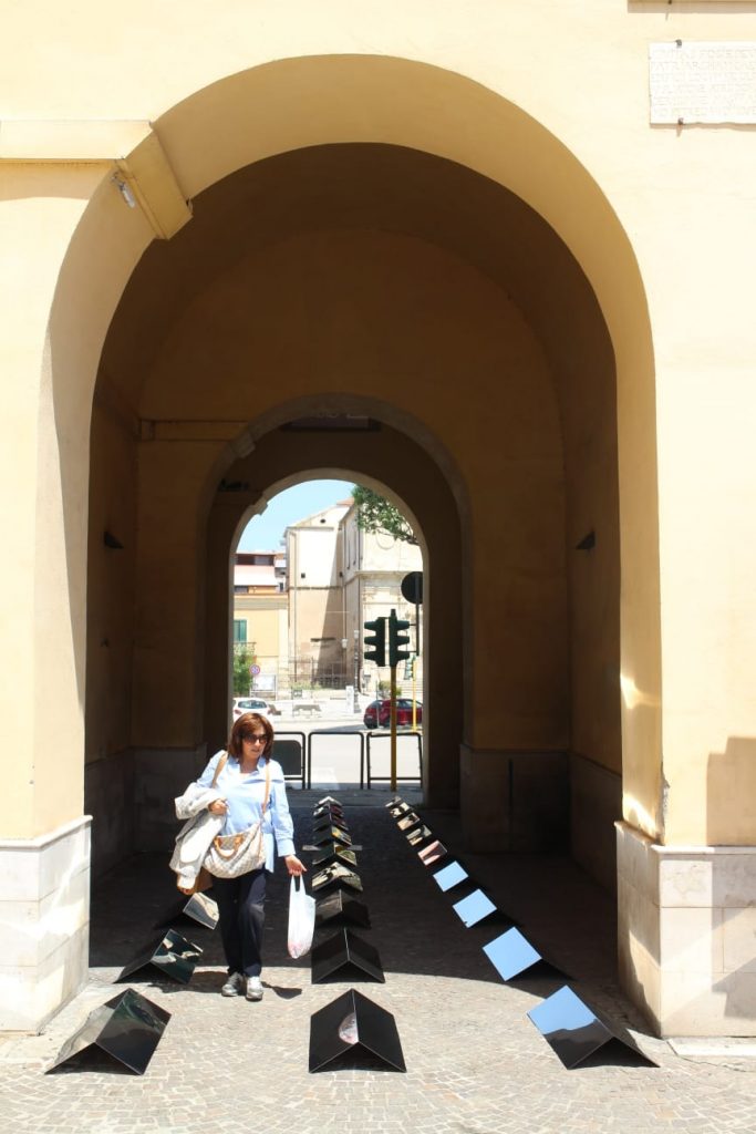 Amore e critica per Foggia, via Arpi brilla dei versi di Pasquale Oa