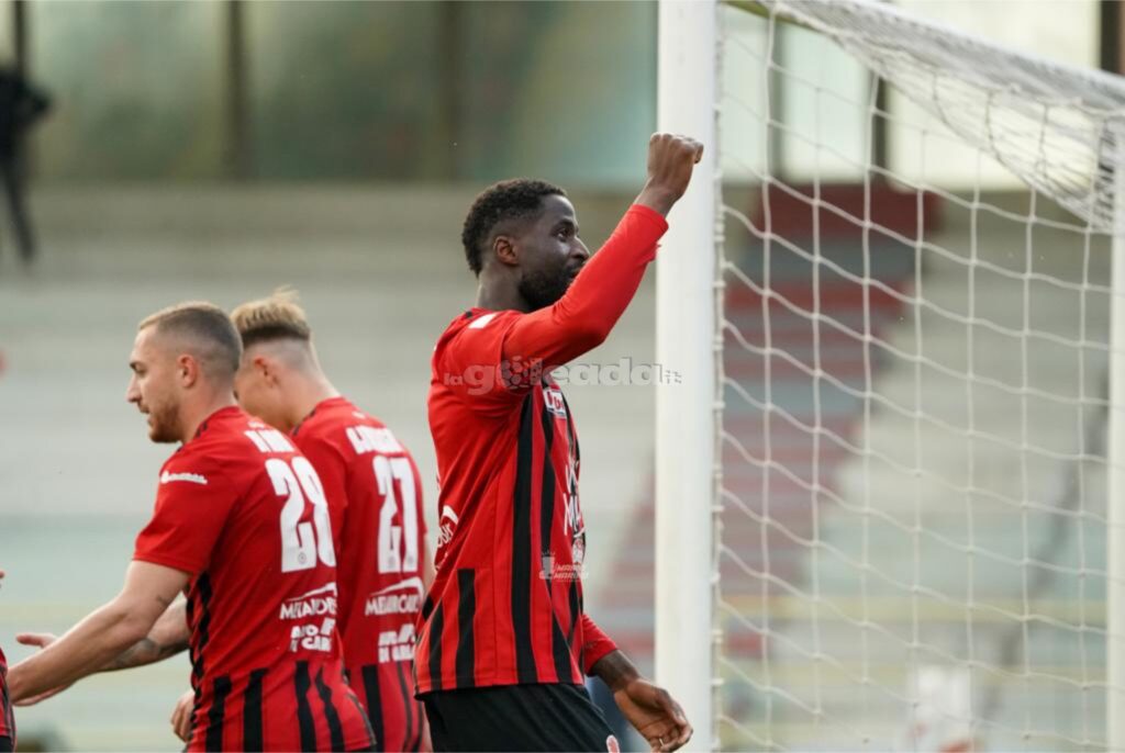 Immagine in evidenza: uno scatto di Foggia-Turris (Serie C - girone C 22/23) - crediti: foto di Mario Marino (RIPRODUZIONE RISERVATA)