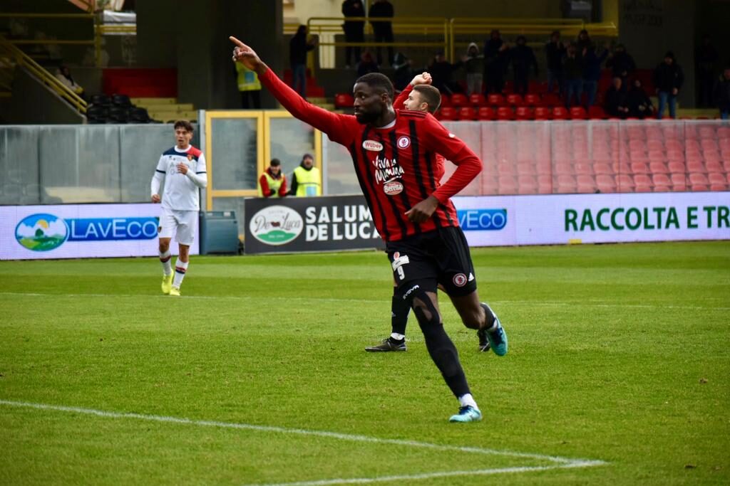 Immagine in evidenza: uno scatto di Foggia-Potenza (Serie C - girone C 22/23) - crediti: foto di Luigia Spinelli (RIPRODUZIONE RISERVATA)