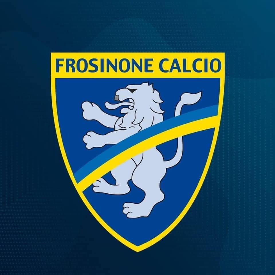 Immagine in evidenza: lo stemma del Frosinone Calcio - crediti foto: pagina ufficiale Facebook Frosinone Calcio