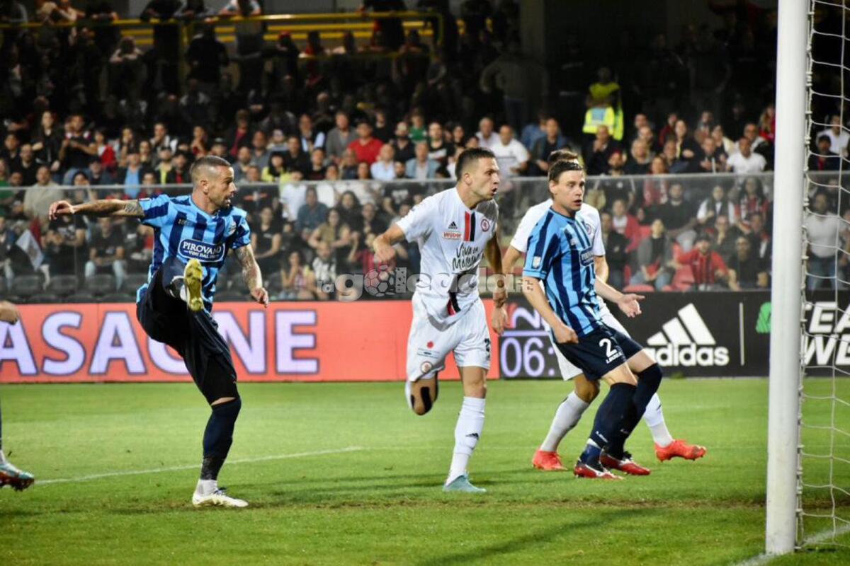 Cosa si decide il 30 giugno e il 7 luglio? - Immagine in evidenza: uno scatto di Foggia-Lecco (andata finale playoff Serie C 2022/23) - crediti: foto di Luigia Spinelli (RIPRODUZIONE VIETATA)