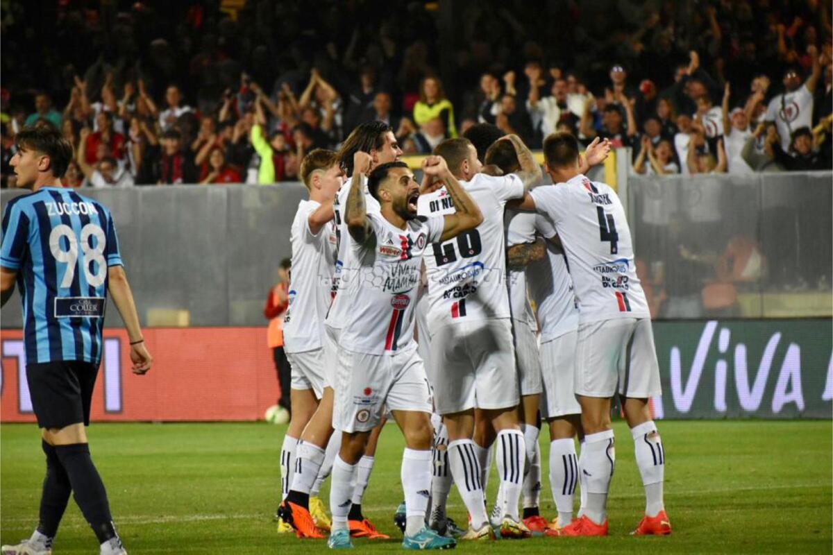 Foggia-Lecco 1-2, la rassegna stampa - Immagine in evidenza: uno scatto di Foggia-Lecco (andata finale playoff Serie C 2022/23) - crediti: foto di Luigia Spinelli (RIPRODUZIONE VIETATA)