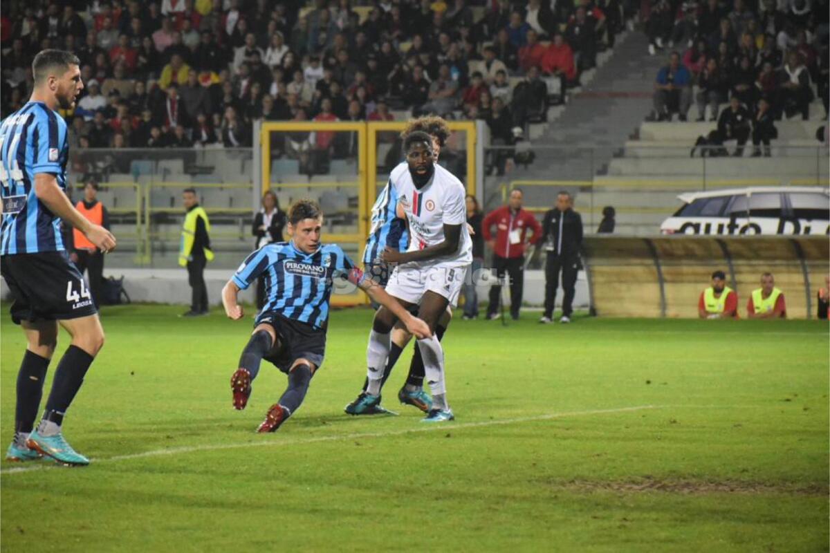 Foggia-Lecco, il designatore lo sapeva: "Decisioni giuste" - Immagine in evidenza: uno scatto di Foggia-Lecco (andata finale playoff Serie C 2022/23) - crediti: foto di Luigia Spinelli (RIPRODUZIONE VIETATA)