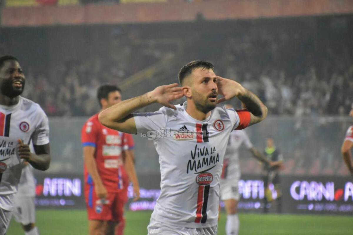 Foggia, Paradiso, Inferno e ritorno: col Pescara è 2-2 - Immagine in evidenza: uno scatto di Foggia-Pescara (playoff Serie C 2022/23) - crediti: foto di Luigia Spinelli (RIPRODUZIONE VIETATA)