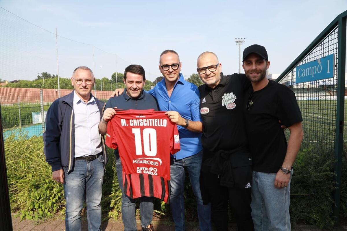 Foggia, allenamento al Centro della Folgore Caratese - Immagine in evidenza: il Foggia al Centro Sportivo della Folgore Caratese - crediti foto: pagina ufficiale Facebook Calcio Foggia 1920