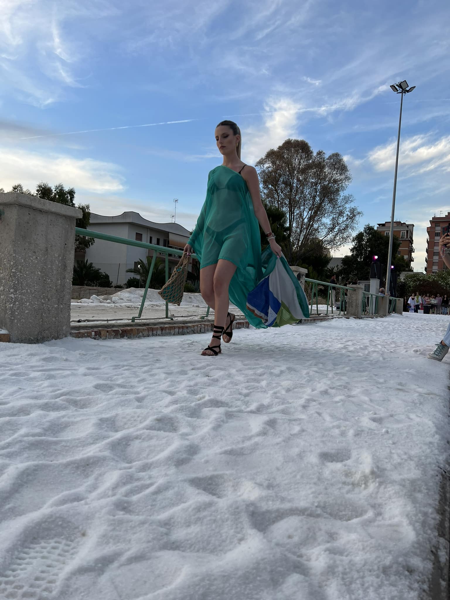 “Vestiamoci di Sale” la sfilata dell’Accademia di Foggia a Margherita di Savoia