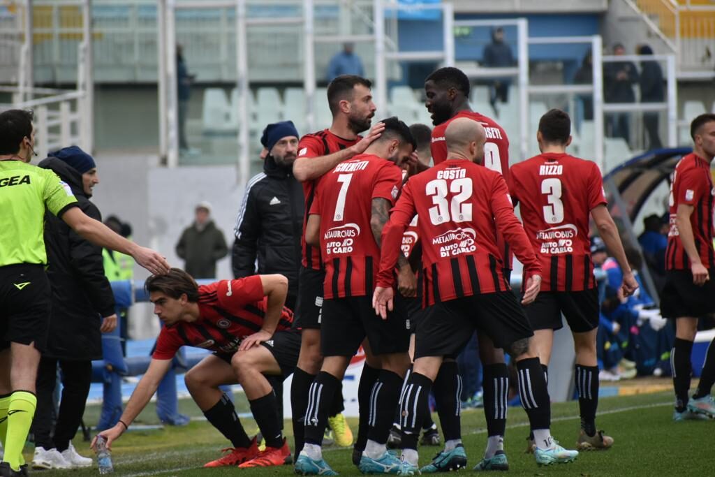 Immagine in evidenza: uno scatto di Pescara-Foggia (Serie C - girone C 22/23) - crediti: foto di Luigia Spinelli (RIPRODUZIONE RISERVATA)