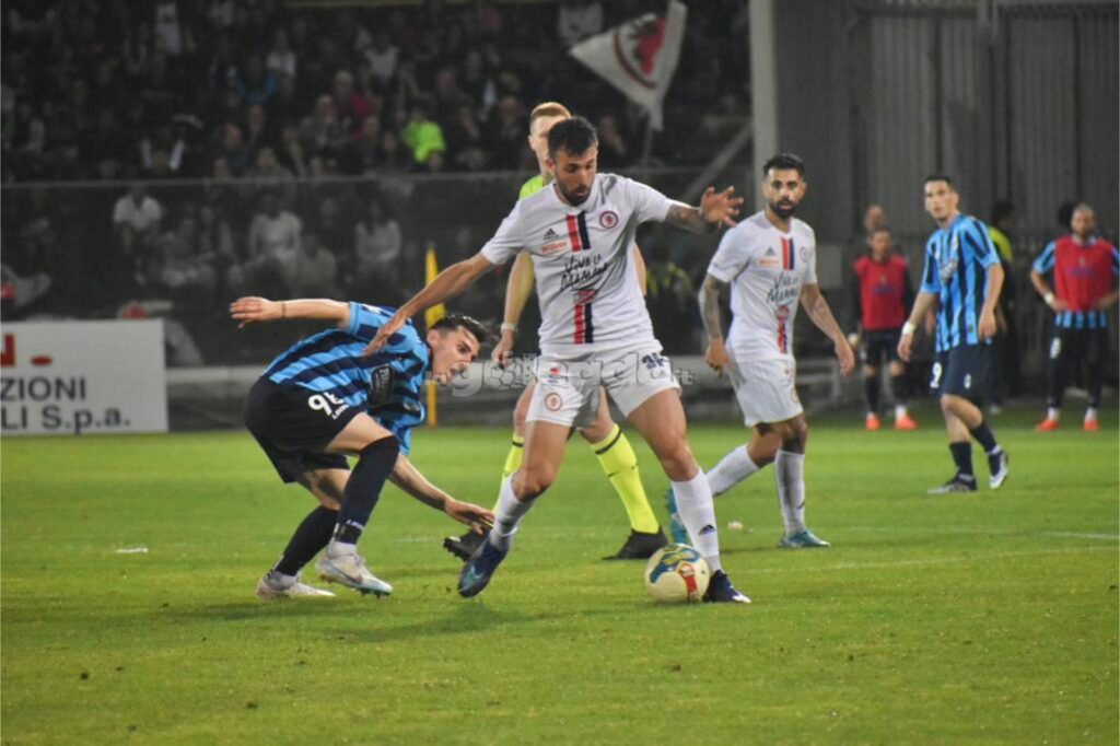 Immagine in evidenza: uno scatto di Foggia-Lecco (andata finale playoff Serie C 2022/23) - crediti: foto di Luigia Spinelli (RIPRODUZIONE VIETATA)