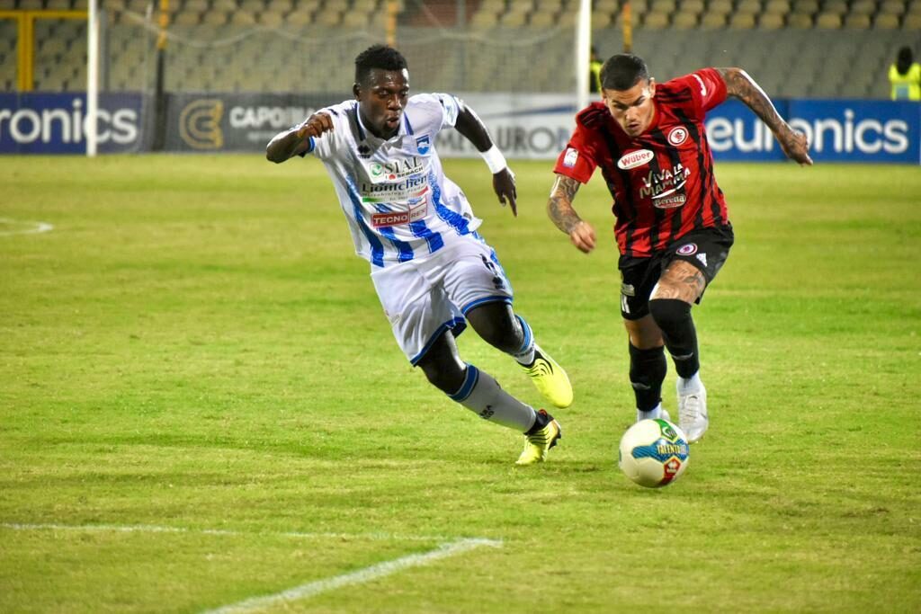 Immagine in evidenza: uno scatto di Foggia-Pescara 0-4 (Serie C - girone C 2022/2023) - crediti: foto di Luigia Spinelli (RIPRODUZIONE RISERVATA)