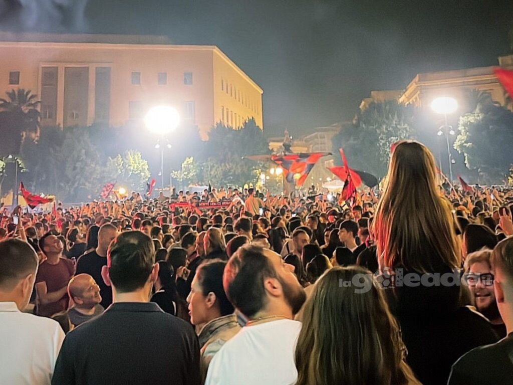 Piazza Cavour dopo Pescara-Foggia, foto lagoleada.it - RIPRODUZIONE VIETATA