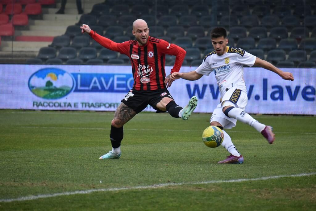 Immagine in evidenza: uno scatto di Foggia-Juve Stabia (Serie C - girone C 22/23) - crediti: foto di Luigia Spinelli (RIPRODUZIONE RISERVATA)