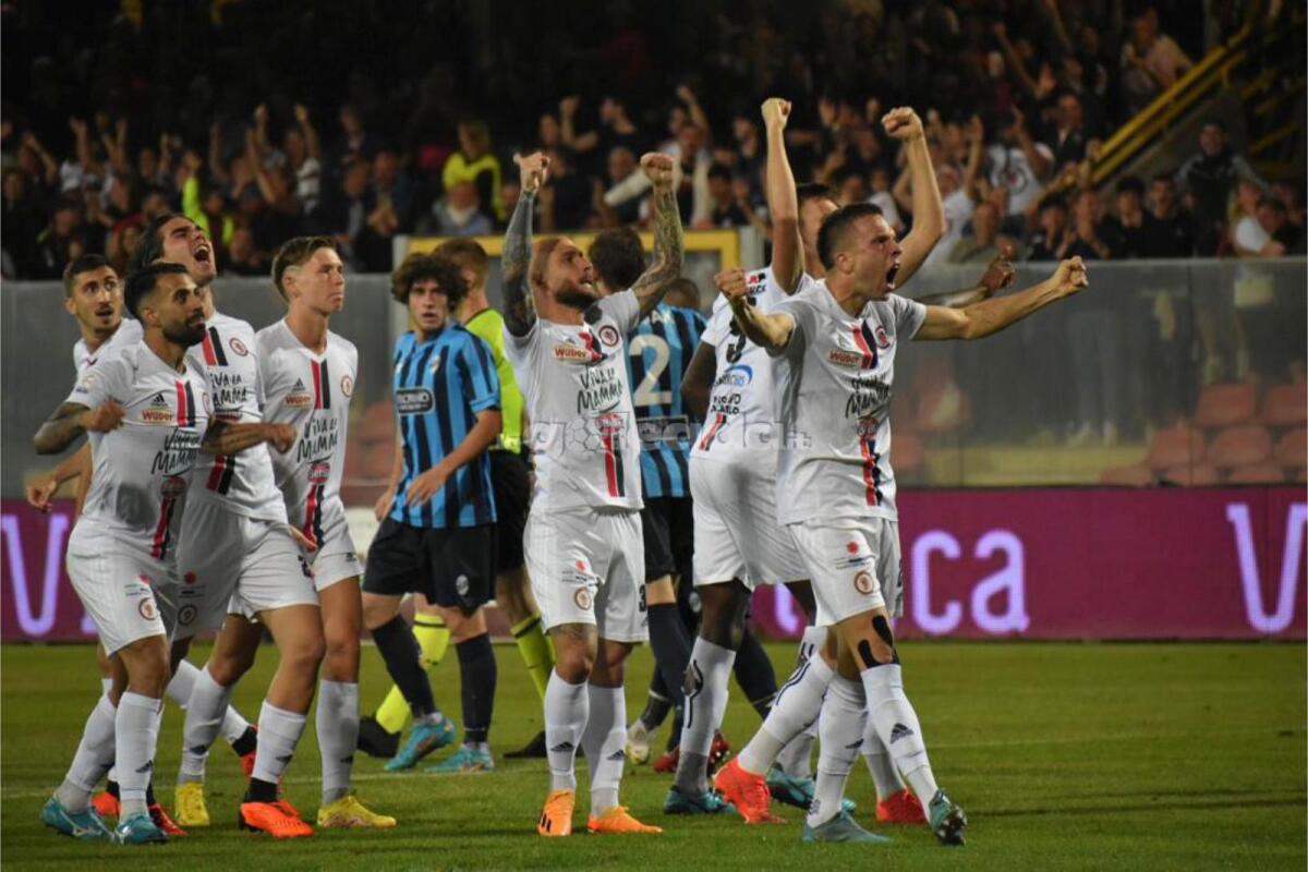 Foggia, domani bivio: si esprime il Collegio di Garanzia - Immagine in evidenza: uno scatto di Foggia-Lecco (andata finale playoff Serie C 2022/23) - crediti: foto di Luigia Spinelli (RIPRODUZIONE VIETATA)