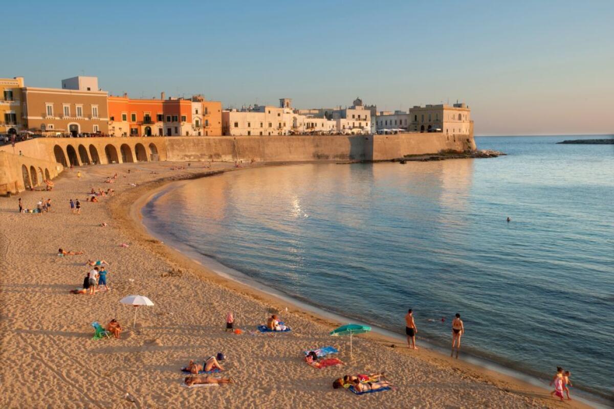 L’amicizia che sfida il tempo. “Dove sei?” “Al mare nostro” - Foto: gettyimages