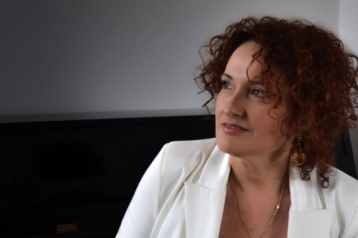 Da Lesina il 'pop colto' di Gina Palmieri che esce con un nuovo singolo - 