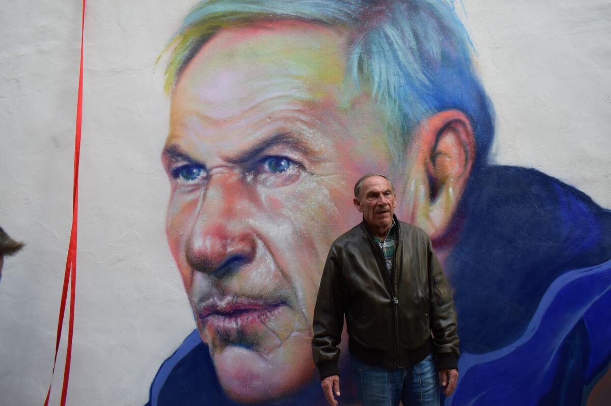 Foggia, vandalizzato il murale dedicato a Zeman - Immagine in evidenza: uno scatto dalla presentazione del murale dedicato a Zdeněk Zeman in Vico La Porta (Foggia) - crediti: foto di Luigia Spinelli