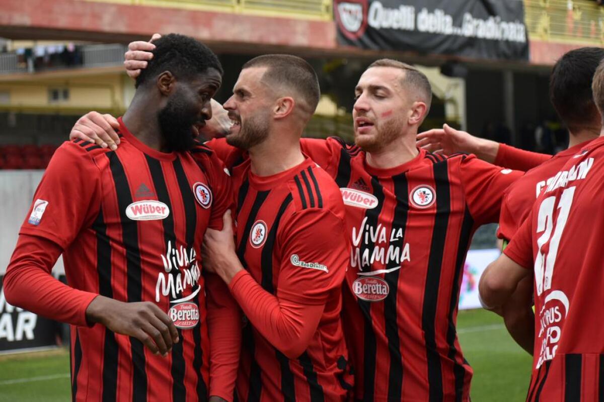 Serie B, cosa accadrà dopo il 7 Luglio? Le altre date - Immagine in evidenza: uno scatto di Foggia-Juve Stabia (Serie C - girone C 22/23) - crediti: foto di Luigia Spinelli (RIPRODUZIONE RISERVATA)