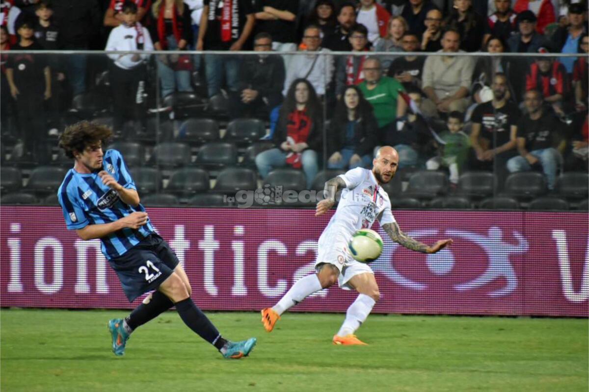 GdS - "Serie B, il rinvio piace poco" - Immagine in evidenza: uno scatto di Foggia-Lecco (andata finale playoff Serie C 2022/23) - crediti: foto di Luigia Spinelli (RIPRODUZIONE VIETATA)
