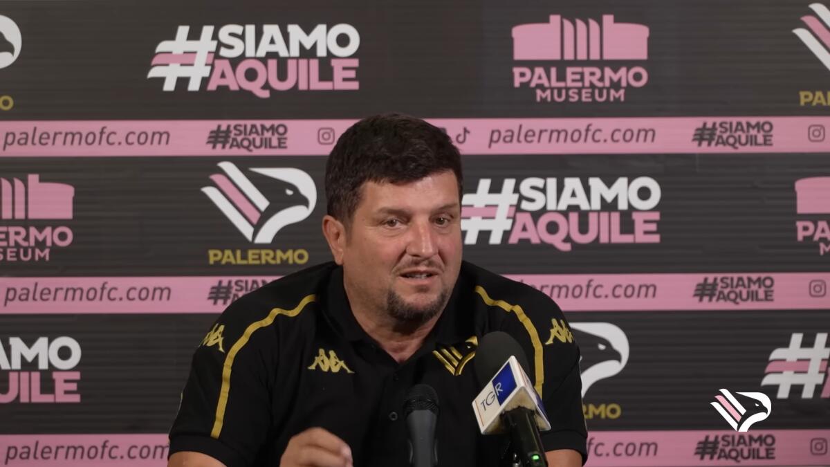 Panchina Foggia, GdS - "Primi contatti con Baldini" - Immagine in evidenza: mister Silvio Baldini - crediti foto: canale ufficiale YouTube Palermo F.C. (frame da video)