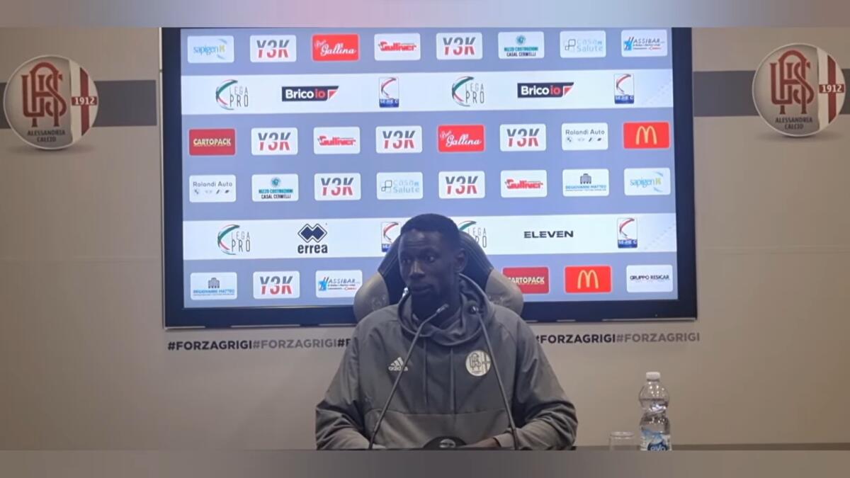 Foggia, tanta concorrenza per Sylla: piace a... - Immagine in evidenza: Youssouph Cheikh Sylla - crediti foto: canale ufficiale YouTube Alessandria Calcio (frame da video)