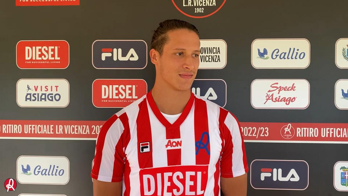Foggia, per l'attacco spunta Busatto: ecco chi è - Immagine in evidenza: Tommaso Busatto - crediti foto: canale ufficiale YouTube LR Vicenza (frame da video)
