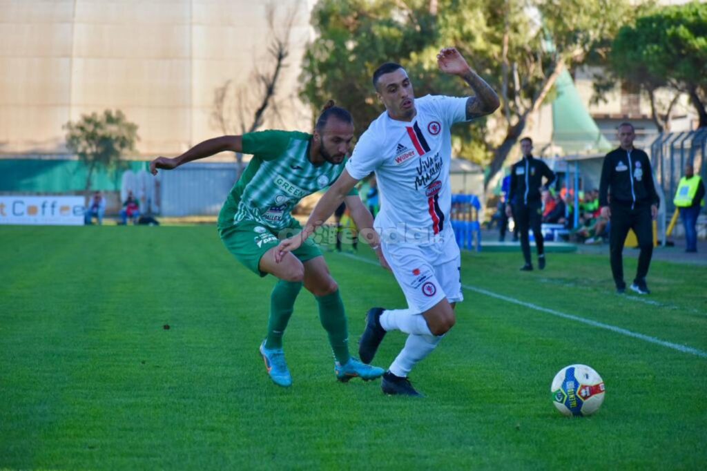 Immagine in evidenza: Orlando Viteritti in azione durante Monopoli-Foggia (Serie C - girone C 22/23) - crediti: foto di Luigia Spinelli (RIPRODUZIONE VIETATA)