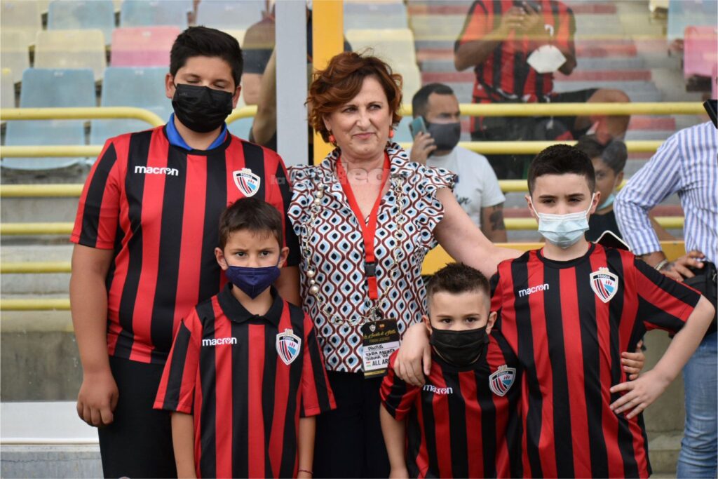 Immagine in evidenza: Maria Assunta Pintus all'evento "Un Secolo di Stelle - FOGGIA LEGENDS", tenutosi il 25 giugno 2021 allo Stadio Pino Zaccheria di Foggia - crediti: foto di Luigia Spinelli (RIPRODUZIONE VIETATA)