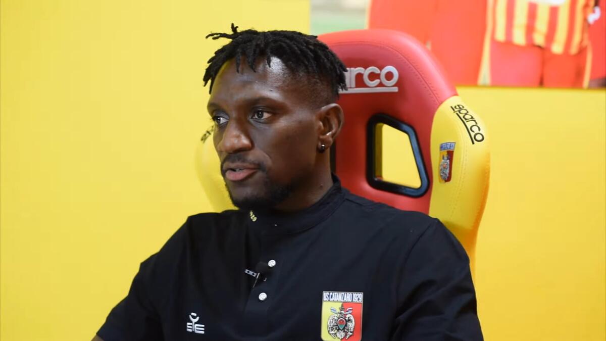 Calciomercato Foggia, si punta su Welbeck? - Immagine in evidenza: Nana Welbeck - crediti foto: canale ufficiale YouTube US Catanzaro 1929 (frame da video)