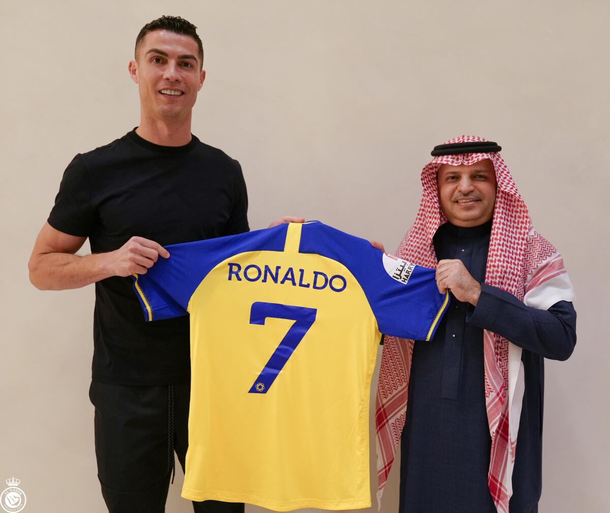 Il calciomercato in Arabia sta condizionando il calcio? - Immagine in evidenza: Cristiano Ronaldo all'Al Nassr - crediti foto: pagina ufficiale Facebook Al Nassr