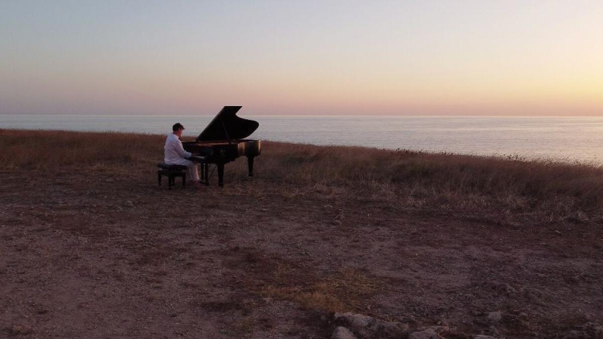 Puglia, nel videoclip di Mirko Signorile a Torre Guaceto l’inno al mare - 