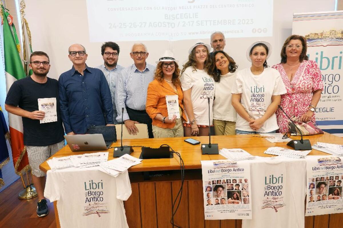 A Bisceglie c'è "Libri nel Borgo Antico", 140 autori nelle piazze del centro storico - 